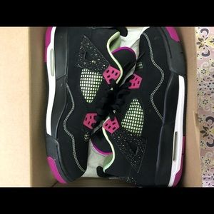 Air Jordan 4 Retro 30th Anniversary GG Fuchsia Size 7Y  (unisex)
